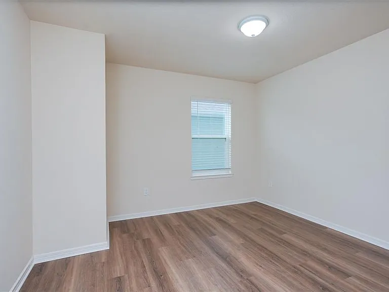 1954 Enchanting Ct — Photo 10