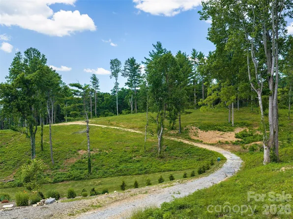 620 Dancing Bear Dr #195, Hendersonville, NC 28792