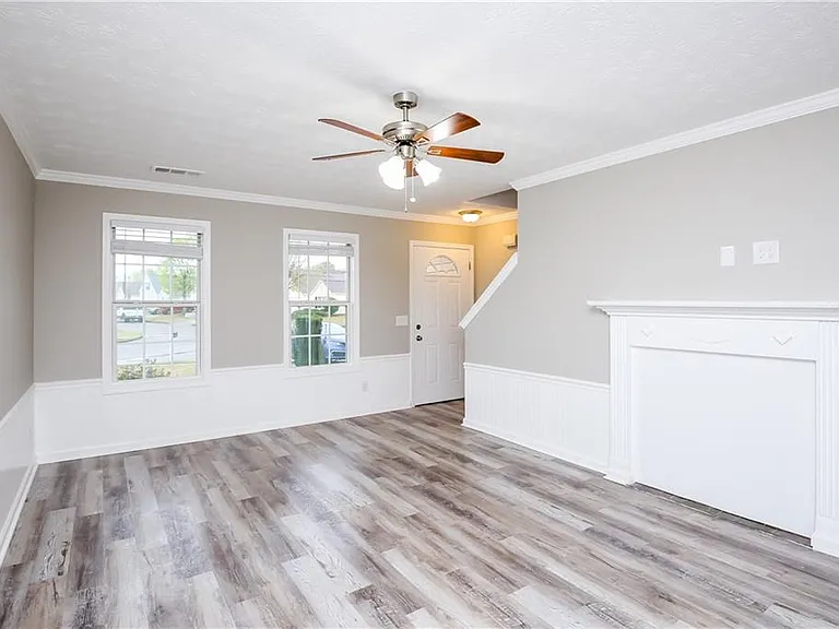 2454 Canary Ct — Photo 2