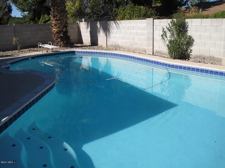 718 E Manhatton Dr — Photo 9