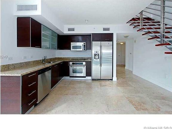 5th image of 41 SE 5th St Fl 33131