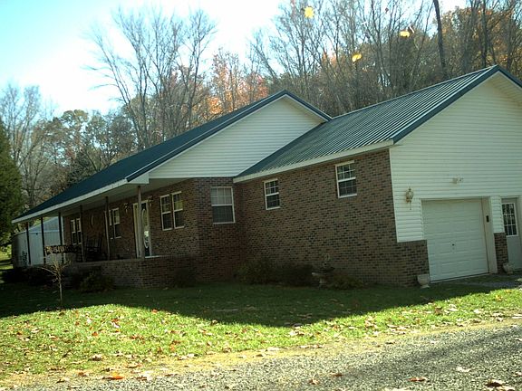 Attached 1 Car Garage