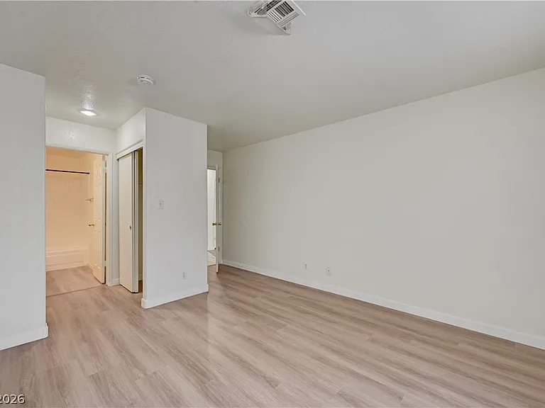 5018 S Rainbow Blvd #104 — Photo 11