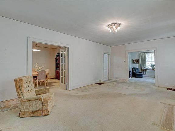 4th image of 1518 Cloverdale Ave