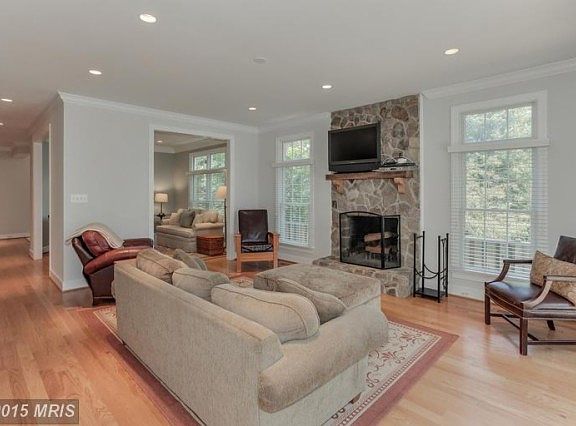 5th image of 4410 4th St S