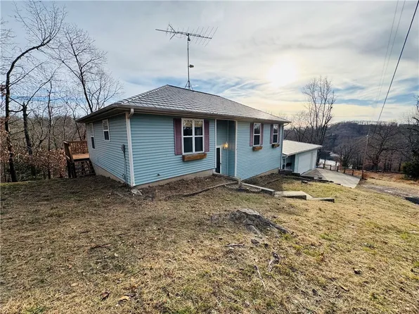 51 NW Ridge Rd, Eureka Springs, AR 72631