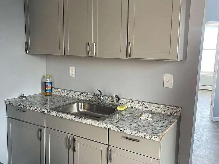 568 Bergen St — Photo 13