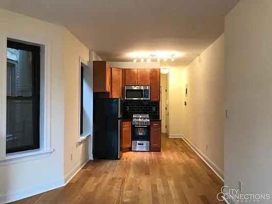 Rented by City Connections Realty | media 2