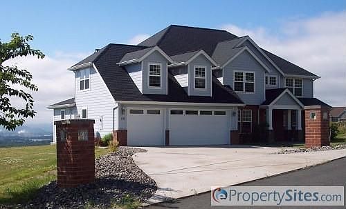 1st image of 80 Hampshire Dr