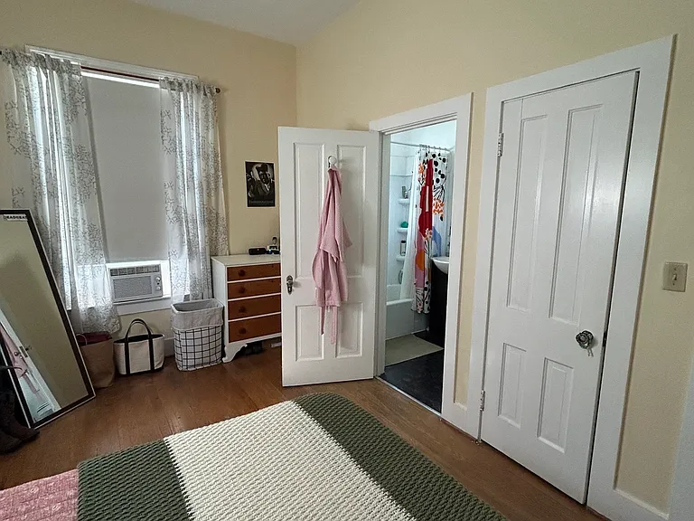 114 W Seneca St — Photo 3