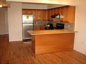 3rd image of 3104 Crescent St