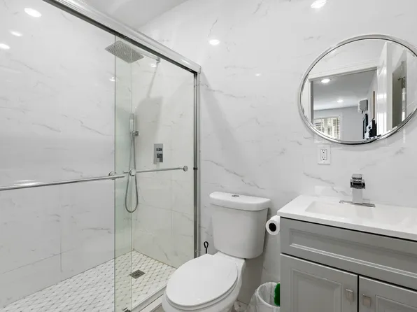 71 Beacon Avenue image 11 of 17