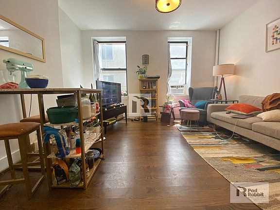 3rd image of 1154 Pacific St APT 2A