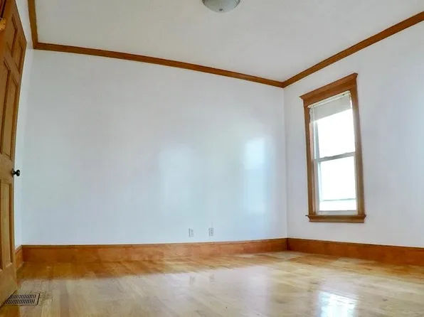 47 Newport St Floor 2, Dorchester, MA 02125
