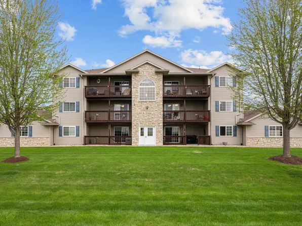 117 E Price St Unit 203, Eldridge, IA 52748