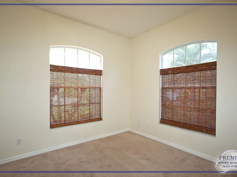 3555 Poinsettia Ave — Photo 30