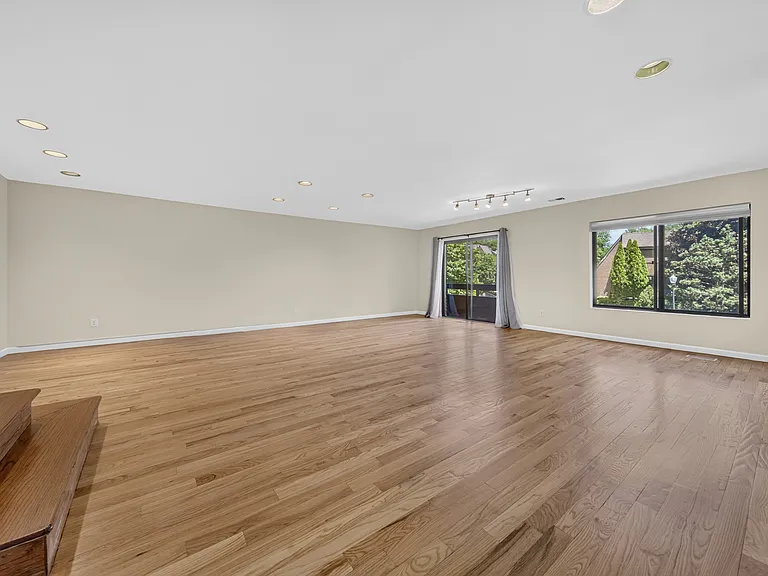 46 Acorn Ponds Dr #46 — Photo 5