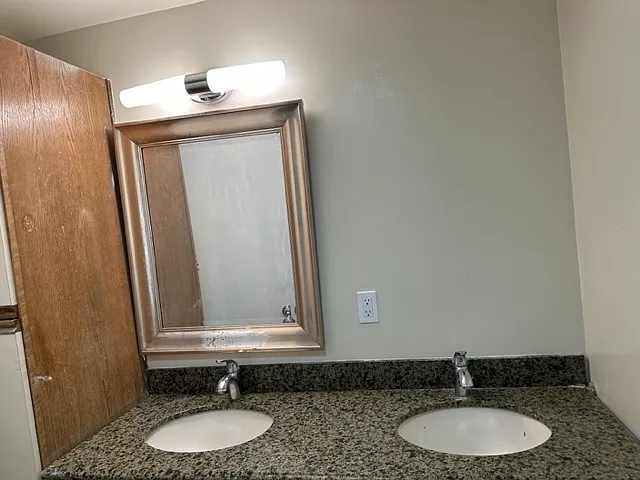 Double vanity