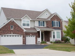 348 Shadow Hill Dr, Elgin, IL 60124