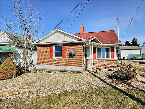4th image of 449 Race St