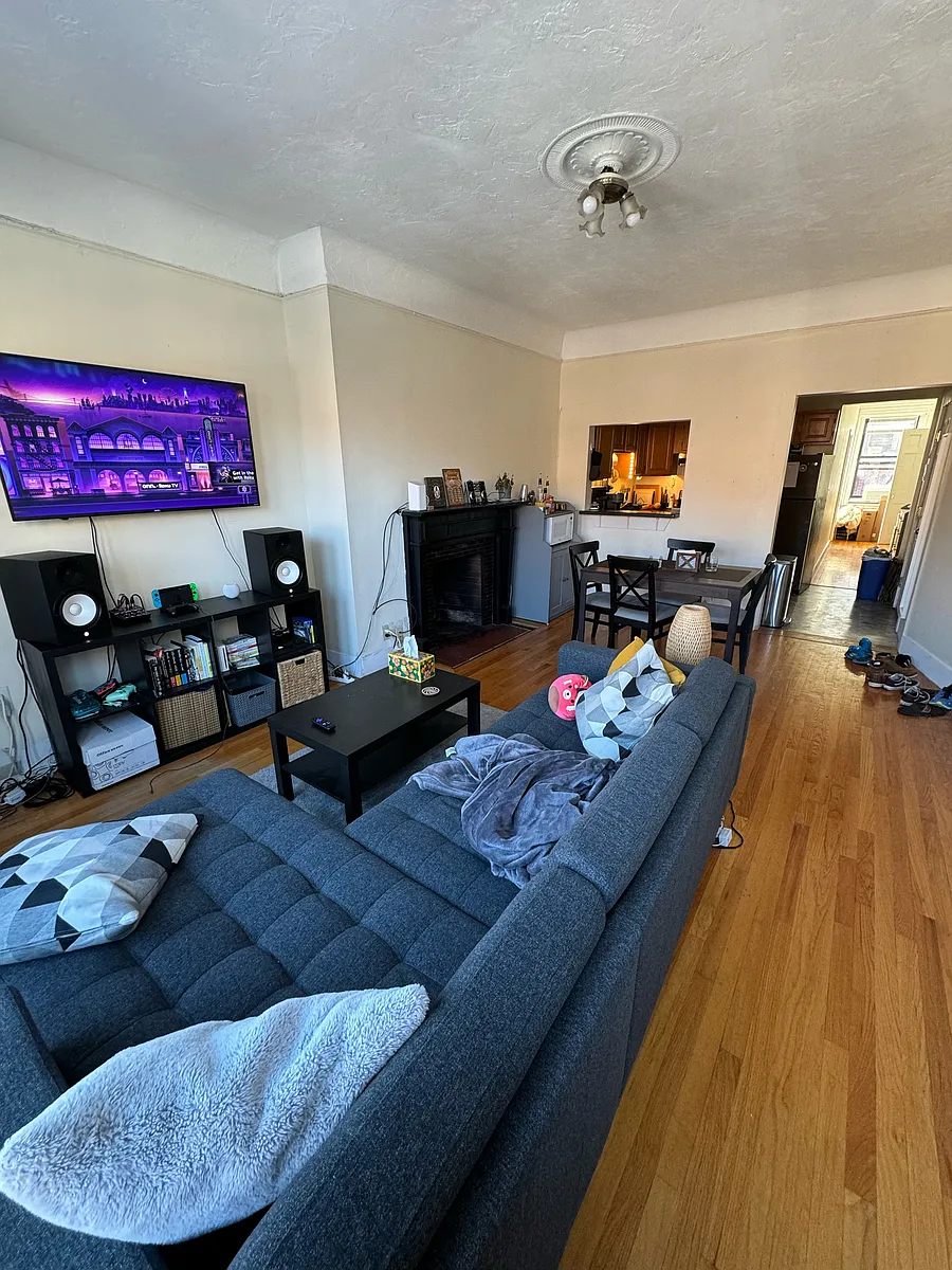 Building Photo - 587 Beacon St #3