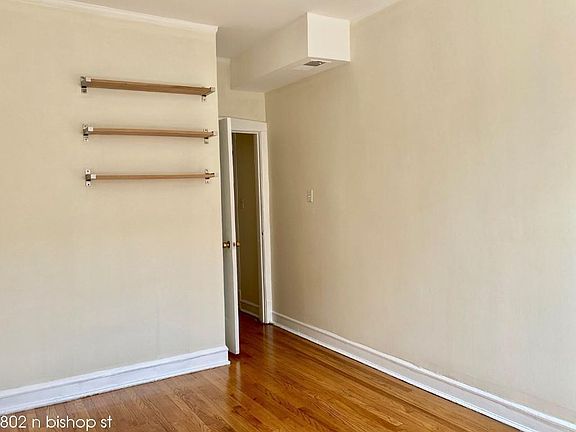 5th image of 802 N Bishop St #927