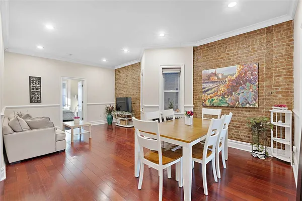 Rented by REMAX ON THE HUDSON | media 4