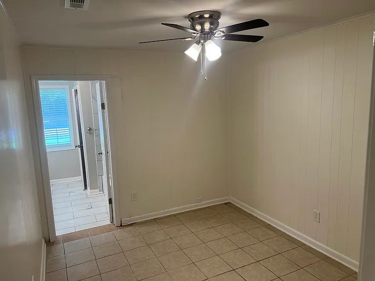 Bedroom 3
2 closets (1 in bathroom)
