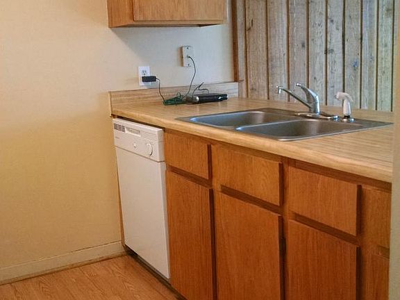 Full array of newer appliances