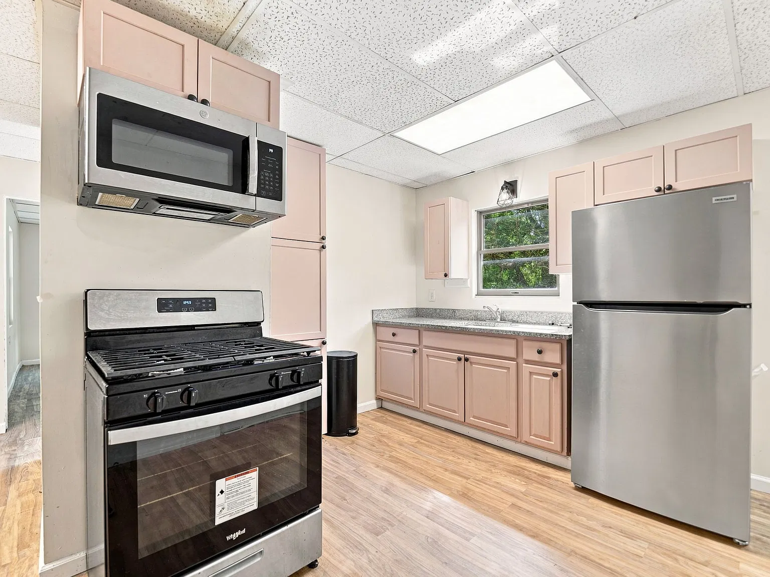 2 bed, $1,250 — Photo 3