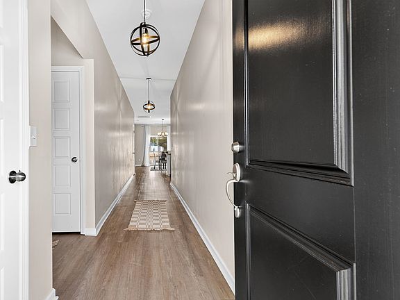 3rd image of 163 Fox Rae Dr.