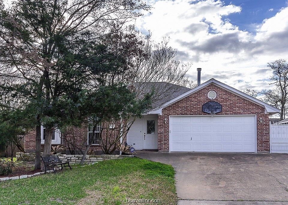 1st image of 3815 Stony Creek Ln