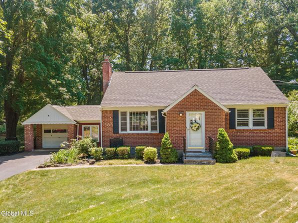 8 Oak Drive, Albany, NY 12203