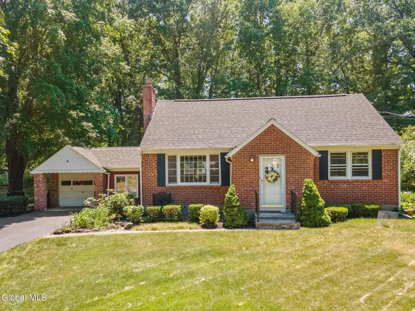 8 Oak Drive, Albany, NY 12203