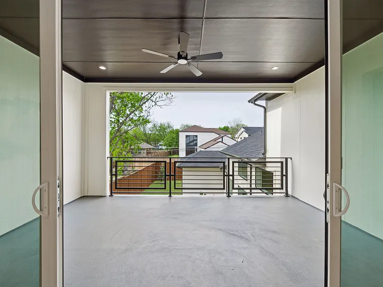 3815 Hawick Ln — Photo 6