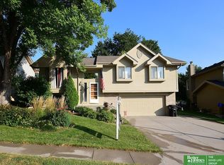 15728 Seward St, Omaha, NE 68118