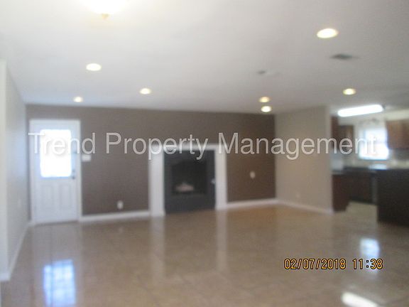 3rd image of 133 Stonegate Ct