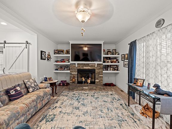 5th image of 4401 Salem Rd.