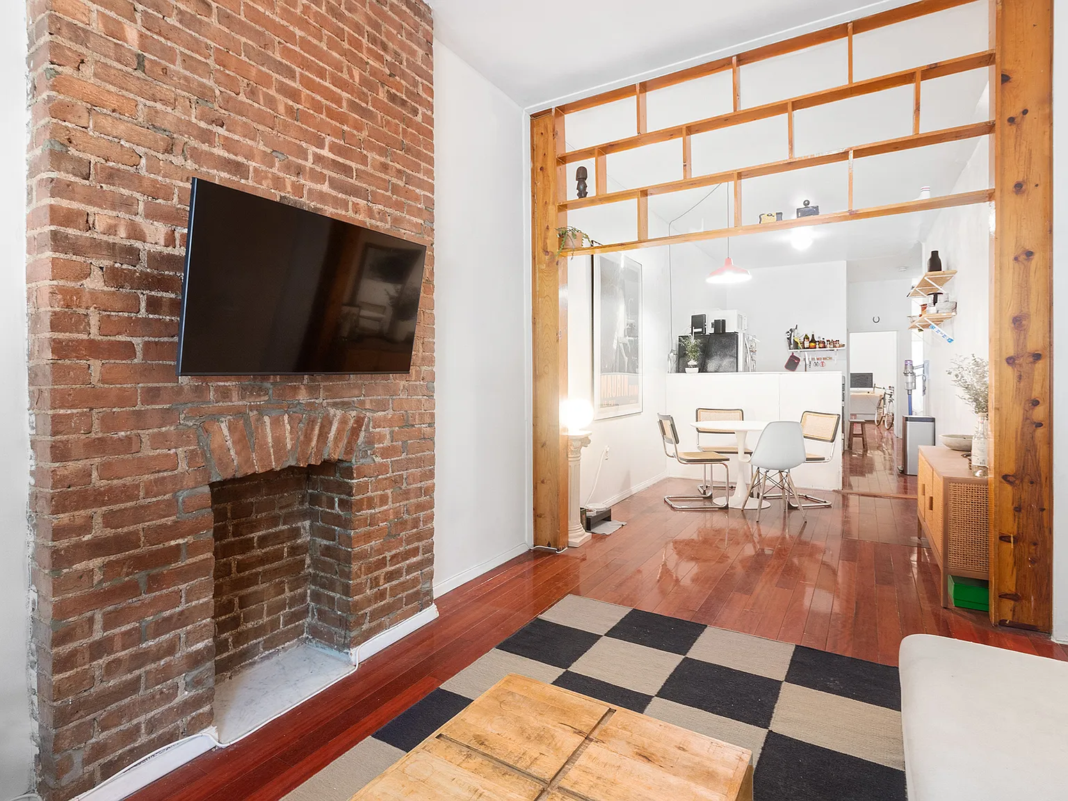 303 Throop Avenue — Photo 4