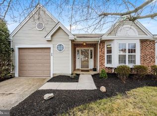 948 Larkspur Pl S, Mount Laurel, NJ 08054