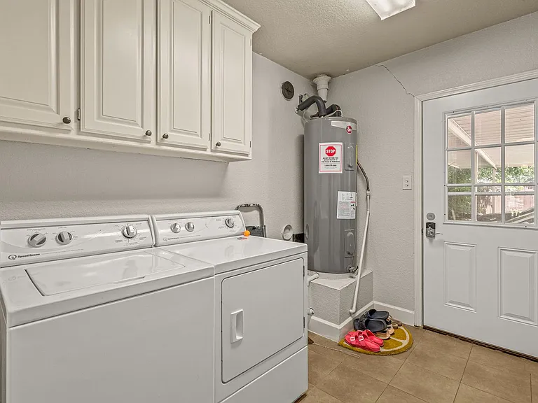 3518 Westcliff Rd S — Photo 16