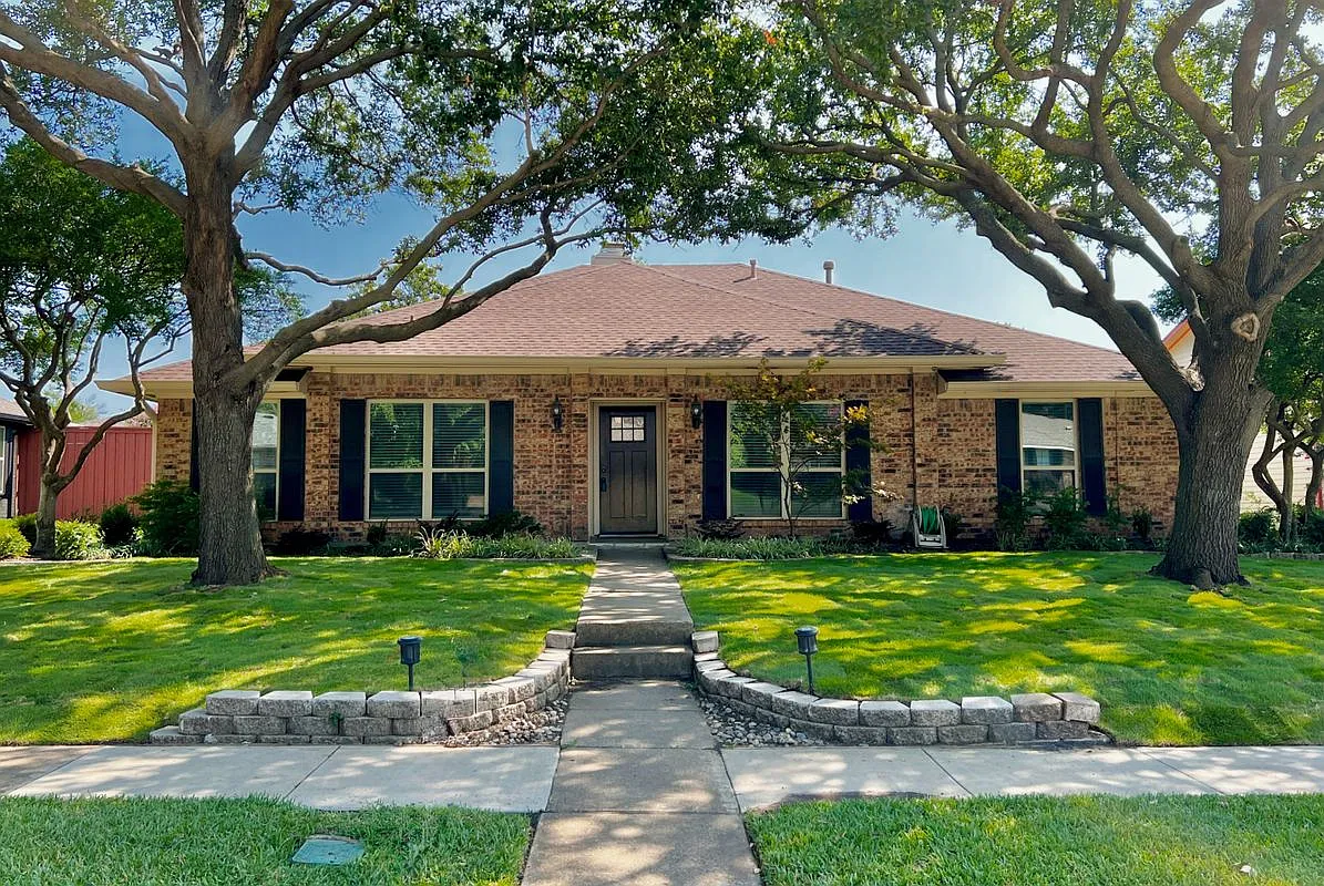 4 bed, 2.0 bath, 2022 sqft, $3,150 — Photo 1