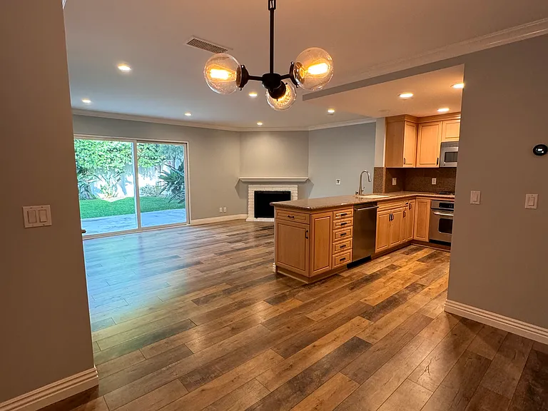 3221 Clay St — Photo 6