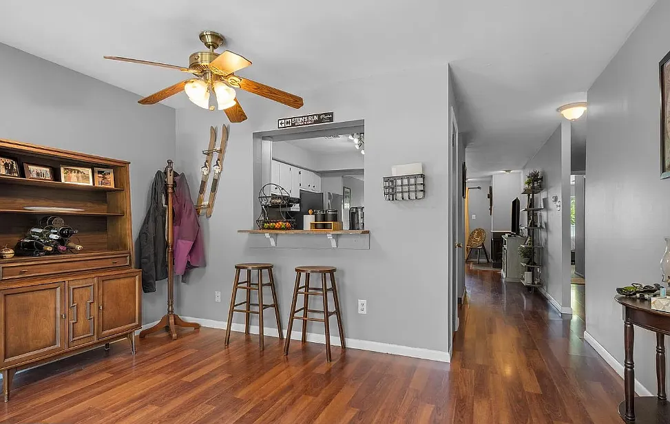 2 bed, 1100 sqft, $1,700 — Photo 4