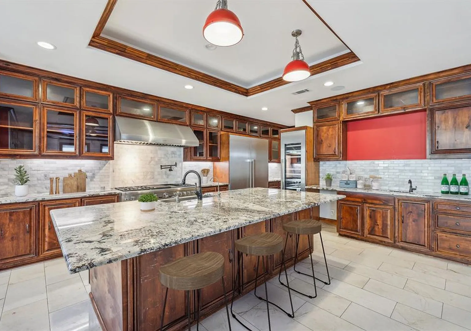 1904 E 13th st A - Amazing 5 bed 5.5 Bath Mansion — Photo 4