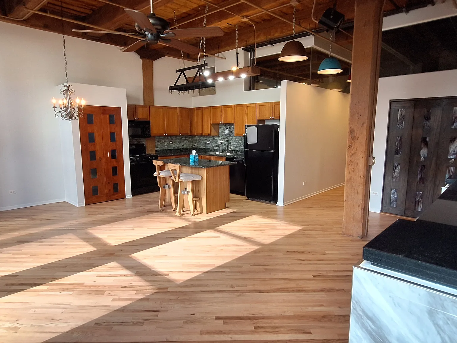 2 bed, 1200 sqft, $3,900 — Photo 2