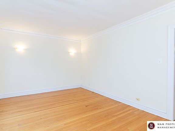 4th image of 327 Harrison St #903-3