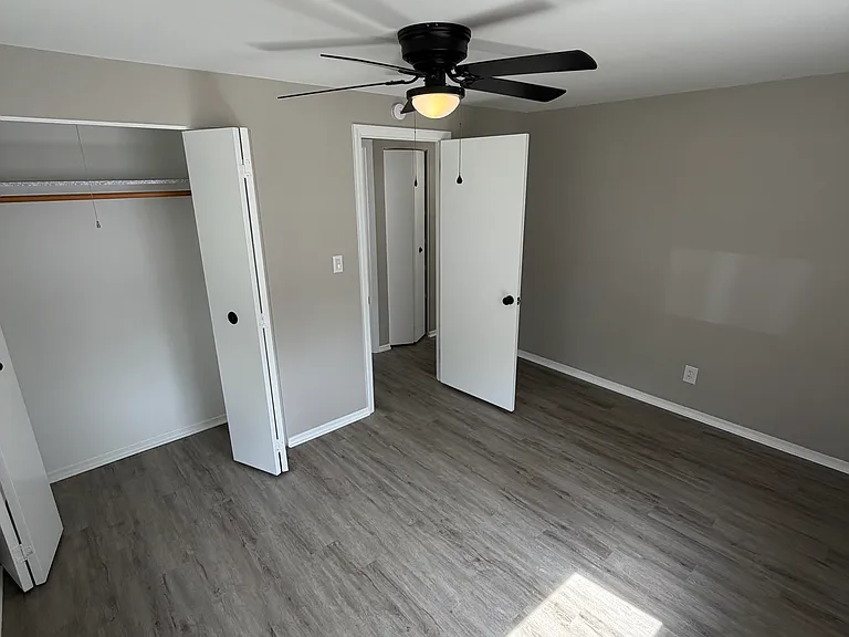2504 Campbell Dr — Photo 25
