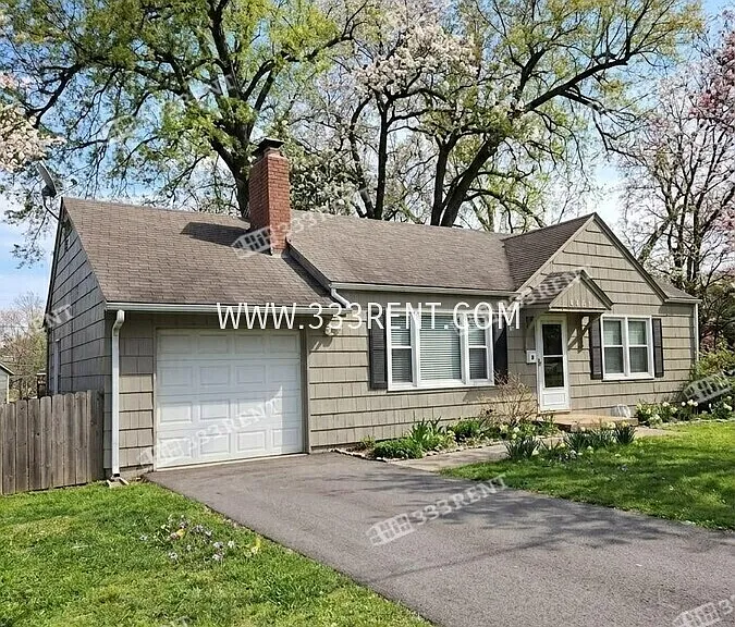 8411 Marty St — Photo 2