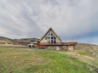 190 Meadow View Ln, White Bird, ID 83554